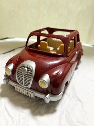 シルバニアファミリー赤い車