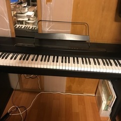 CASIO 電子ピアノ　中古無料