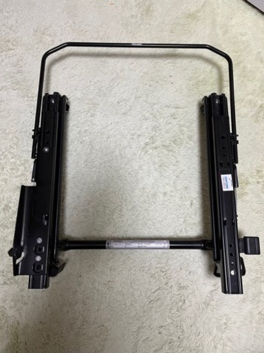 17クラウン用レカロセミバケシートレール 使用期間短いです。