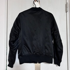 【本日限定セール】GU 韓国ファッション ブルゾン Mサイズ ゆったり 体型カバー アウター 黒 の画像