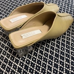 ベージュ　サンダル　NUOVOの画像