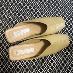 ベージュ　サンダル　NUOVO