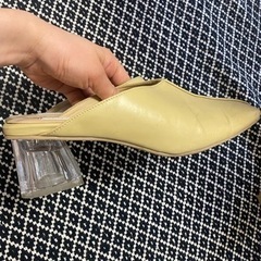 ベージュ　サンダル　NUOVOの画像