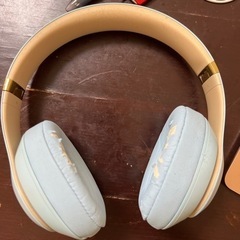 beats Bluetooth ヘッドホンの画像
