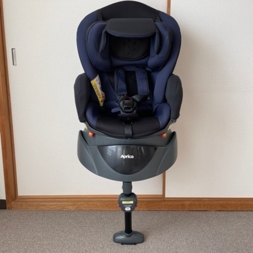 美品　アップリカ　ディアターンプラスAB  チャイルドシート　回転式アップリカ　新生児から