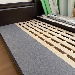 セミダブルベッド（収納・ライト・コンセント付き）