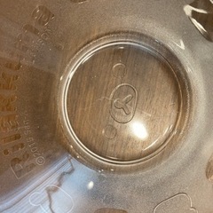 ミッフィーとリラックマの食器の画像