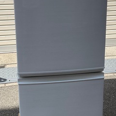 【RKGRE-120】特価！シャープ/137L 2ドア冷凍冷蔵庫/どっちもドア/SJ-D14E-W/中古品/2019年製/当社より近隣無料配達！