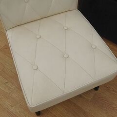 カリモク60 カフェチェア スタンダードアイボリー 幅45.5×奥58×高72cm