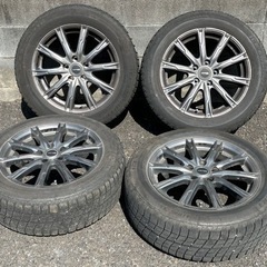 スタッドレスタイヤ　令和4年12月購入　215/60R 17 96Q