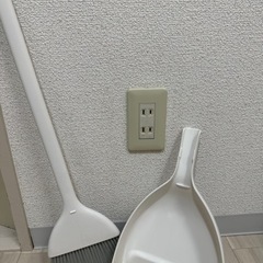 小さいな箒と塵取り