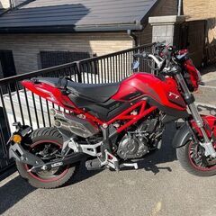 BENELLI　ベネリ　TNT125　赤　走行距離1900㎞