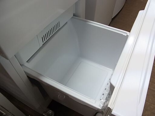 美品　amadana アマダナ　2ドア冷蔵庫　白　ノンフロン冷蔵庫　AT-RF160-WH　162L　2022年製　Hisense　ハ