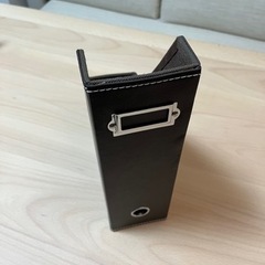 デスク上の書類ボックス