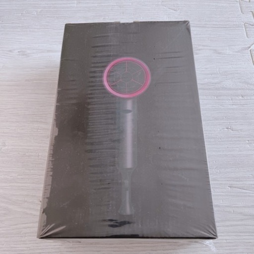 新品のヘアドライヤーです。
