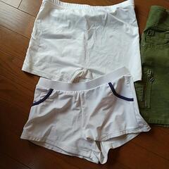 レディースゴルフウエアミニスカとアンダーパンツとキャラウェイベルトの画像