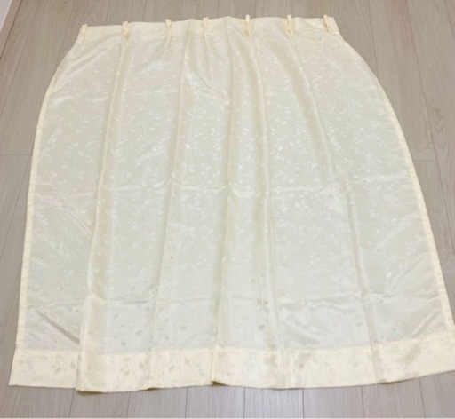 カーテン　100㎝×135㎝　2枚セット