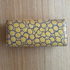 ツモリチサトキャリー  長財ビジュー はがれの画像