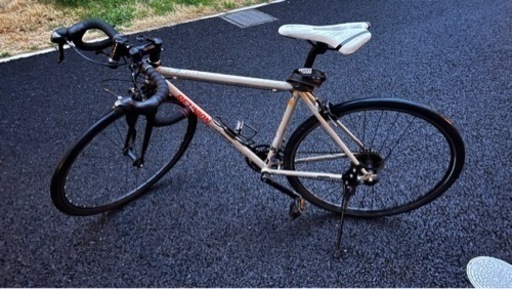 ロード　自転車　軽い　安い