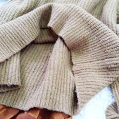 GU / XL プルオーバーニット　花びら　モチーフ　ブラウン　可愛め　綺麗の画像