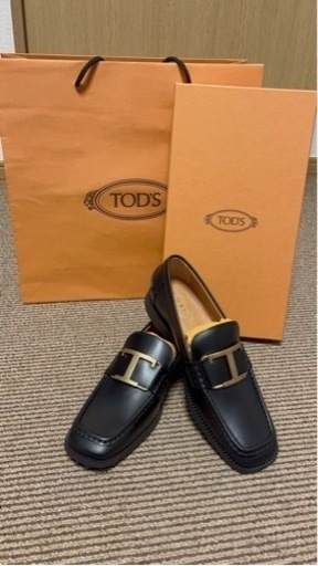 TOD'S ローファー