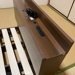 コンセント付きセミシングルベッド　美品の画像