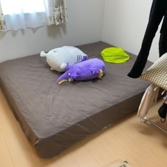 クイーンベッド
