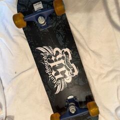 兜とスケボー　オルゴールガラスケース　すぐ引取りにこられる方の画像