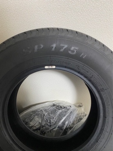 新車外し　ハイエース夏タイヤ　2022年製　ダンロップ　SP175N 195/80R15 107/105N LT