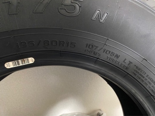 新車外し　ハイエース夏タイヤ　2022年製　ダンロップ　SP175N 195/80R15 107/105N LT