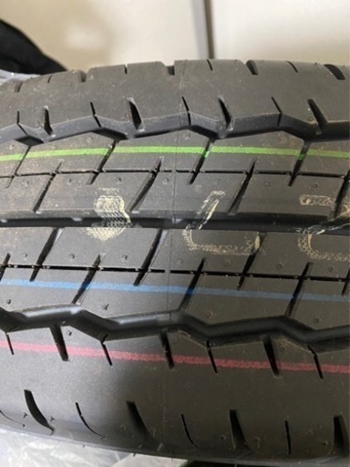 新車外し　ハイエース夏タイヤ　2022年製　ダンロップ　SP175N 195/80R15 107/105N LT