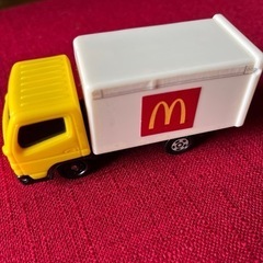 ミニカー　マクドナルド　三菱FUSO キャンター