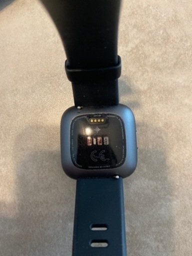【30%OFFです！】Fitbit versa2 スマートウォッチ　2.3万で購入