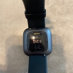 【30%OFFです！】Fitbit versa2 スマートウォッチ　2.3万で購入の画像