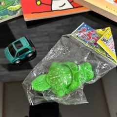 絵本とおもちゃのセットの画像