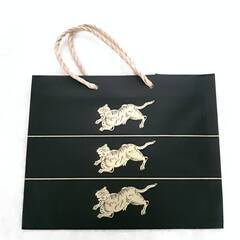 京都創業の和菓子屋とらやの紙袋