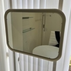 ライト付き壁掛けミラー大　4月中旬までの画像