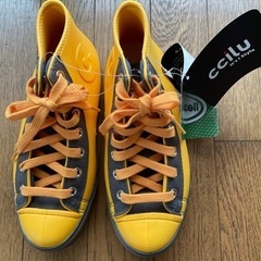 軽量スニーカー22cm新品