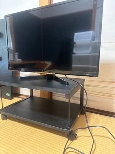 【高年式！】32型液晶テレビ（テレビ台付き）