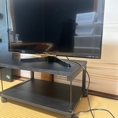 【高年式！】32型液晶テレビ（テレビ台付き）