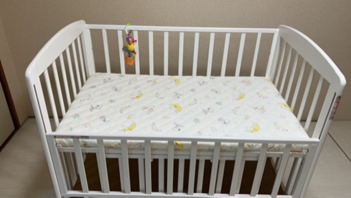 katoji ベビーベッド　ホワイト　マットレス付き