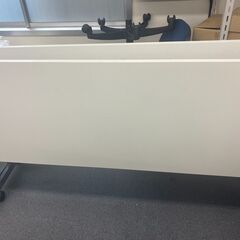 折りたたみ可能デスク
