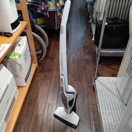 ★値下げしました！【エレクトロラックス】2WAY掃除機　(NV108L15)【3ヶ月保証付き】店頭販売のみ