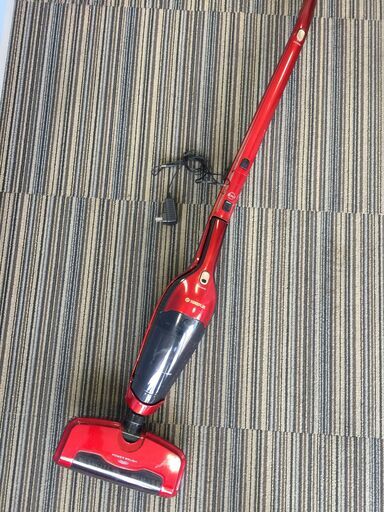 ○【通電・動作確認済】SWEEPLUS ST コードレス2wayスティッククリーナー レッド  掃除機 充電式 アダプタ付き 掃除 片付け 家電(NF230323)Zi-1082