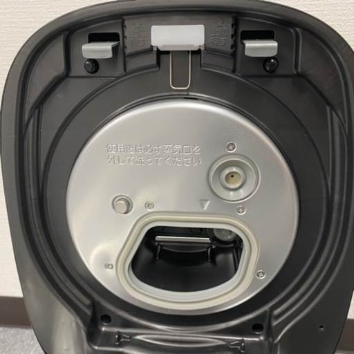 TOTHIBA 東芝 RC-10VSR 真空圧力IHジャー 5.5合炊き 炊飯器 家庭用 圧力炊飯器 容量 1.0L グランブラック 動作確認済