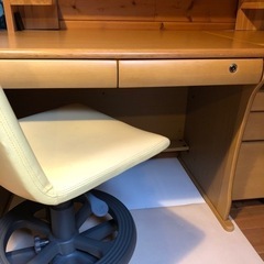 木製デスクセットの画像