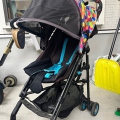 【取引中】Aprica ベビーカー　B型　限定色　レインカバー2枚付の画像