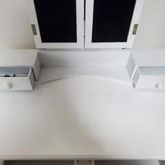 白色ドレッサー(椅子付き)の画像