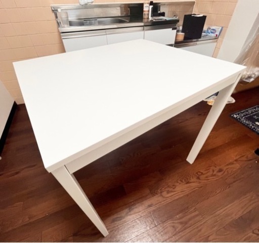 IKEAヴァングスタテーブル