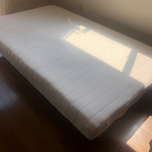 【値下げ】マットレス付きセミダブルベッド　